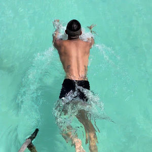 Meet your Posher, Elvis